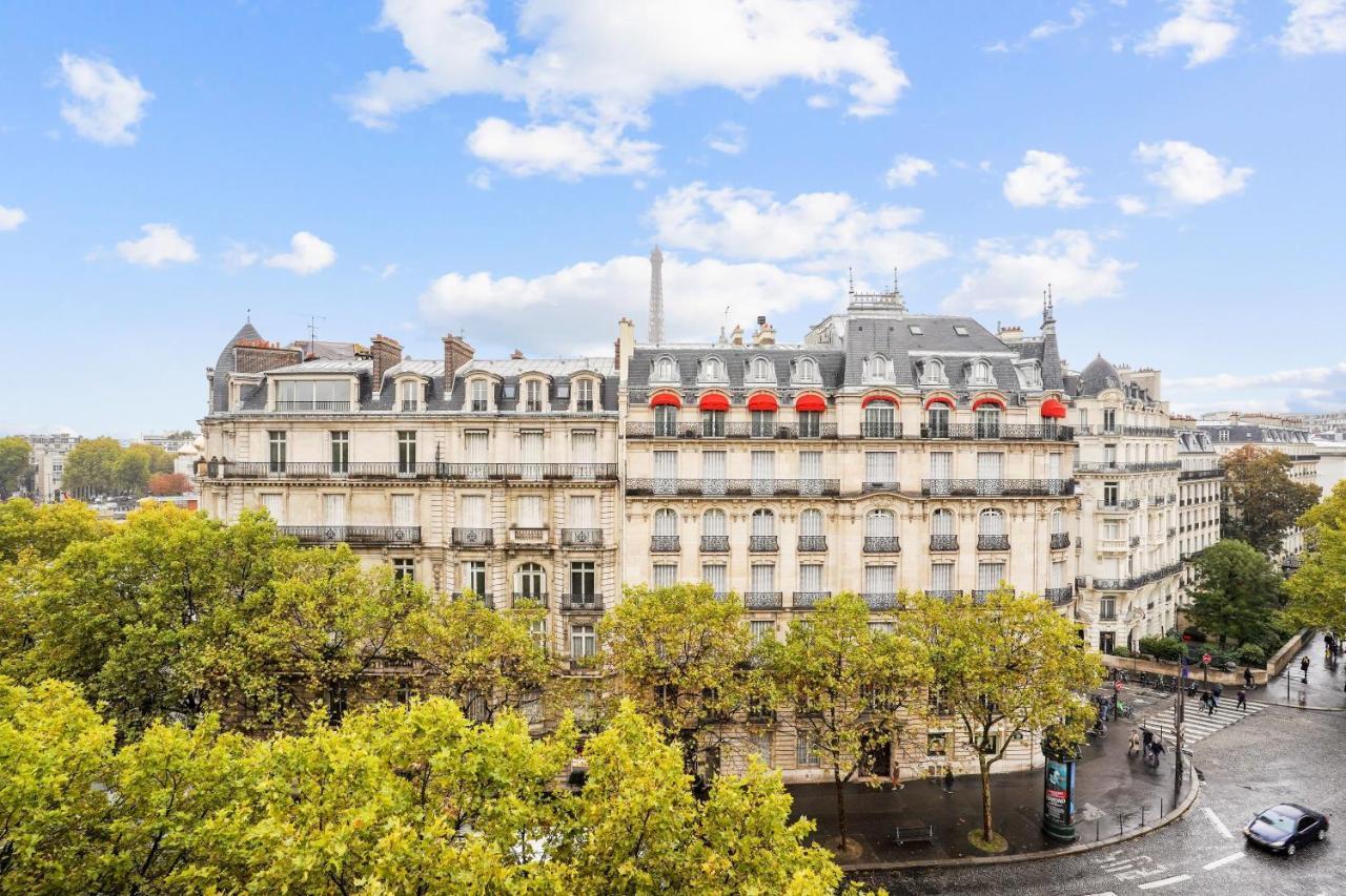 Magnificent Luxury Penthouse Apartment In A Prestigious Neighborhood Of Paris With A Eiffel Tower View From Balcony Short Walk To Palais Galliera And Avenue Montaigne Fashion Stores Exterior foto