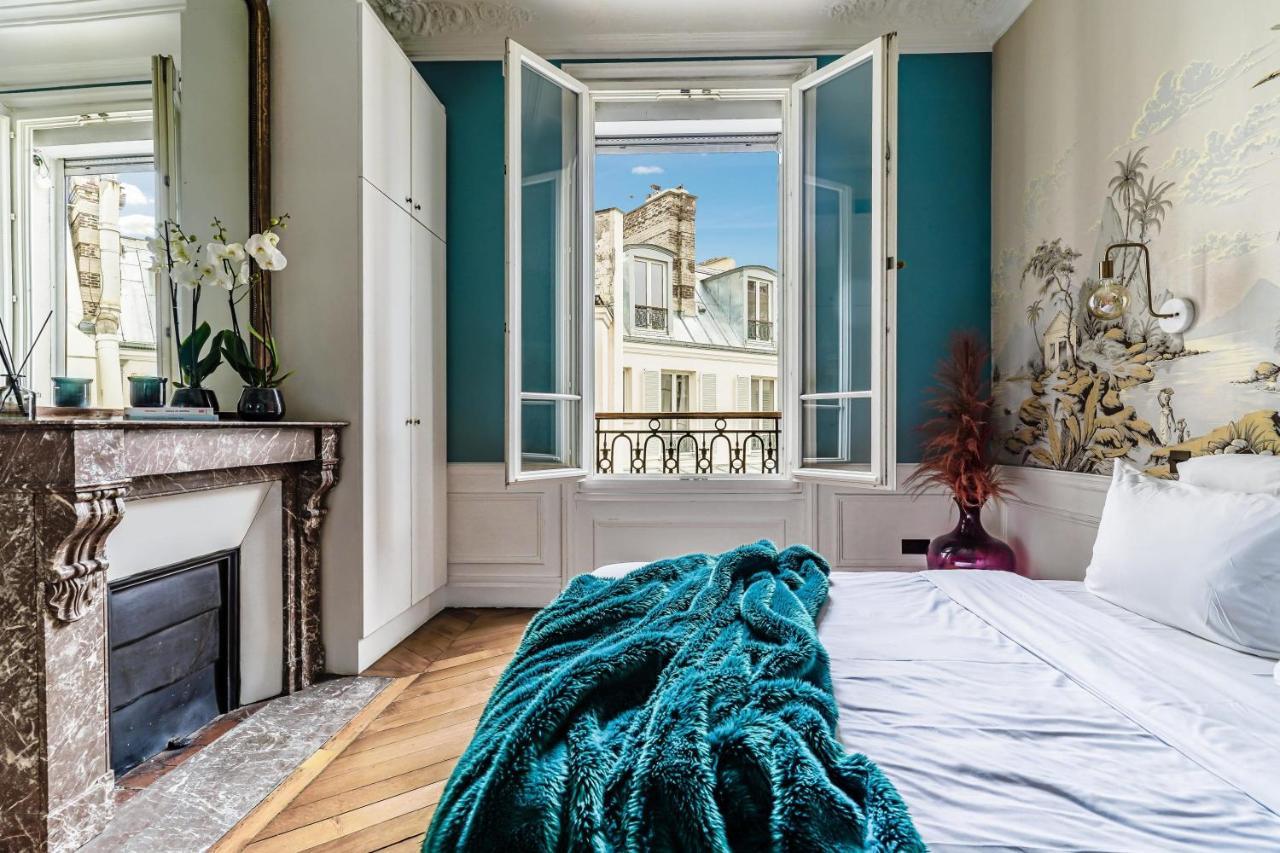 Magnificent Luxury Penthouse Apartment In A Prestigious Neighborhood Of Paris With A Eiffel Tower View From Balcony Short Walk To Palais Galliera And Avenue Montaigne Fashion Stores Exterior foto