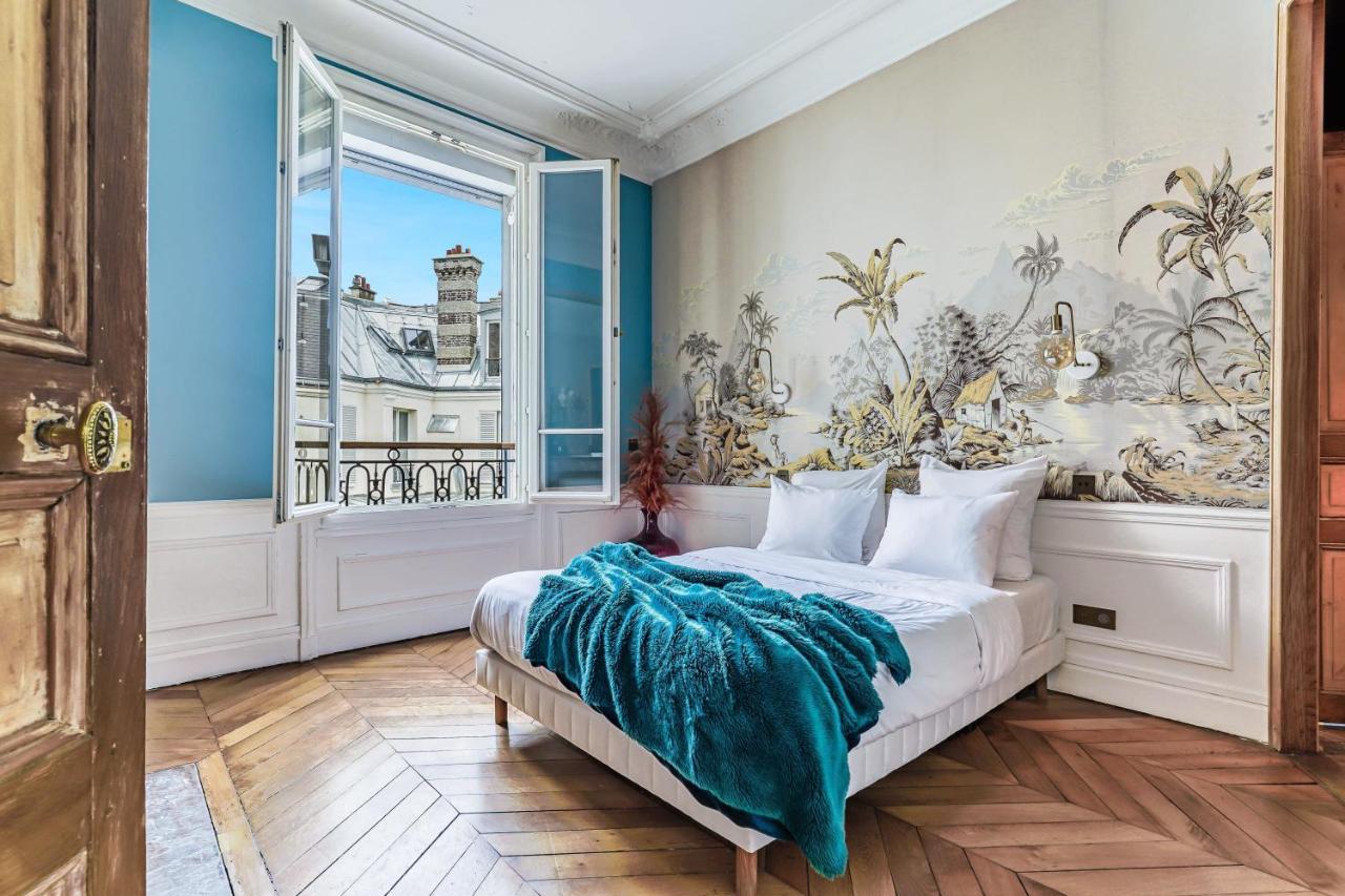 Magnificent Luxury Penthouse Apartment In A Prestigious Neighborhood Of Paris With A Eiffel Tower View From Balcony Short Walk To Palais Galliera And Avenue Montaigne Fashion Stores Exterior foto